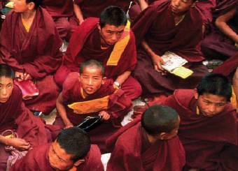 Enfants-Moines bouddhistes. Photo D.R.