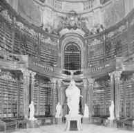 <i>Biblioth&egrave;que de la Hoffburg &agrave; Vienne</i>